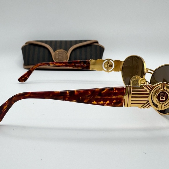 Vintage Fendi SL7034 Oval Sunglasses Gold FF Medallion Italy Y2K Rare Red